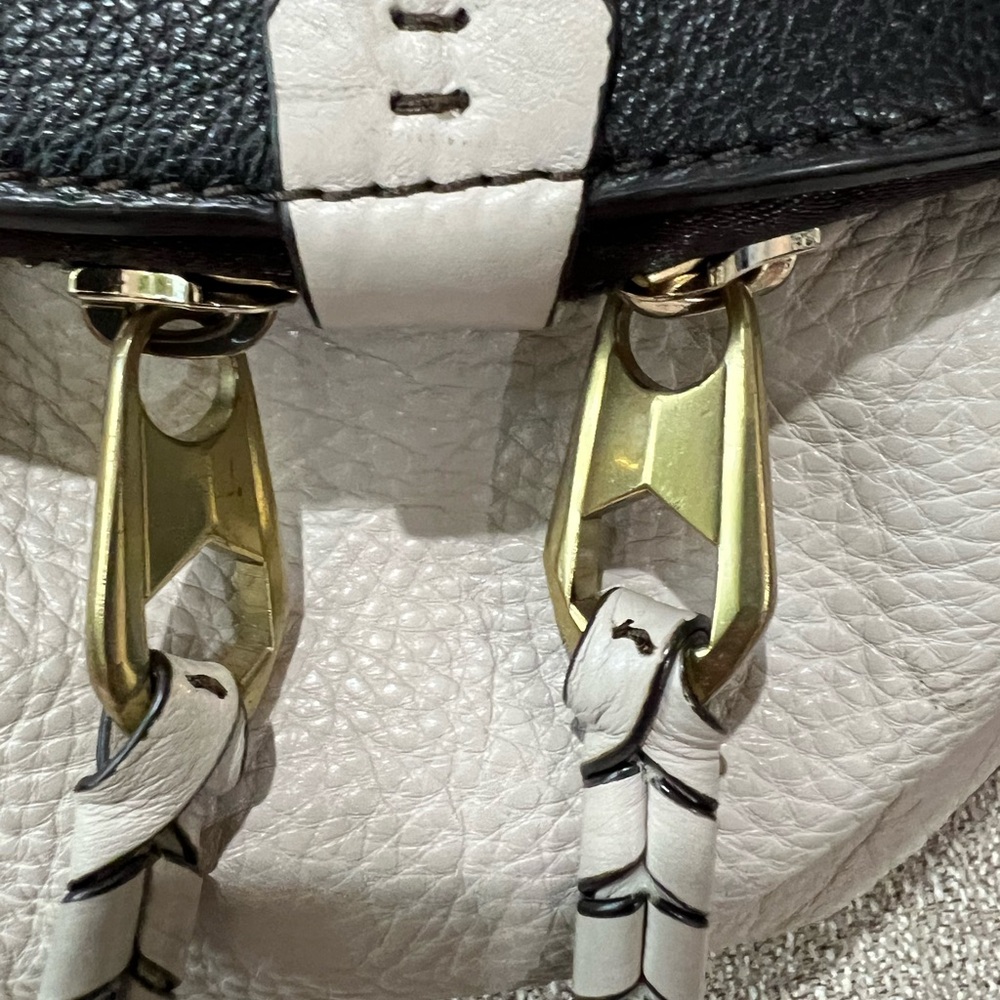 OrYANY Red and White Leather Hobo Bag with Style and Functionality. - Picture 7 of 15